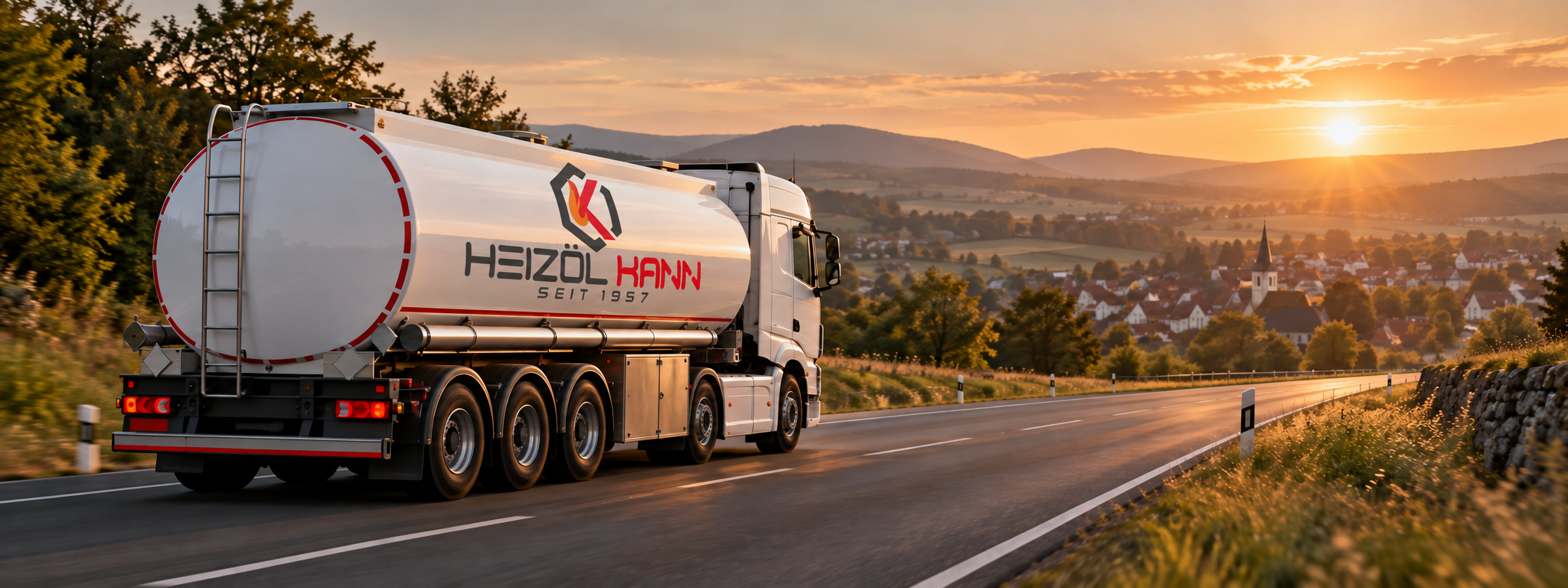 Heizöl-Kann-Tankwagen auf dem Weg zur Lieferung